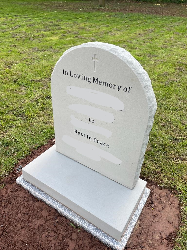 Church Yard Style Memorial RL302