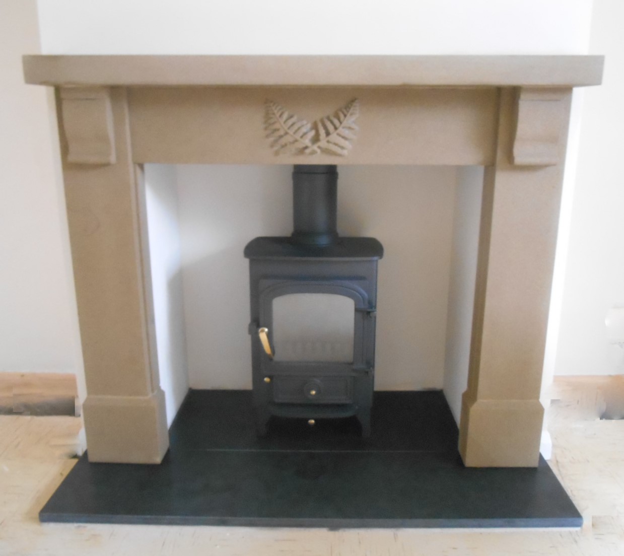 The Farnsfield in Stanton Moor with carved masonry detail to the head